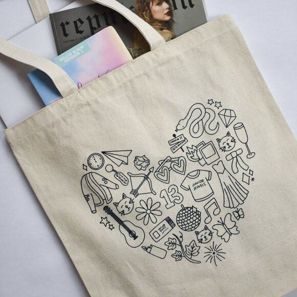 Taylor Swift Doodles Swiftie Heart Tote Bag NEW - Picture 1 of 4